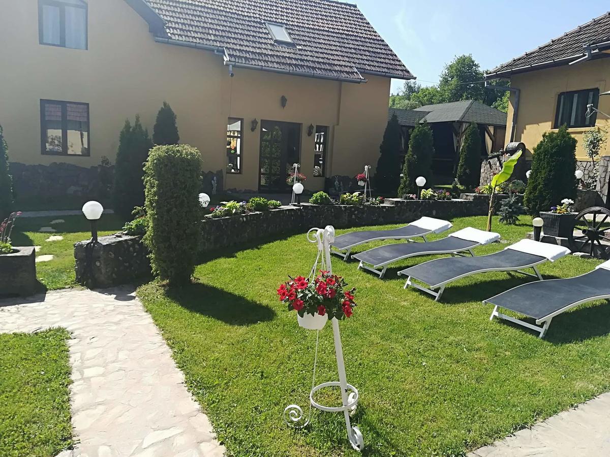Casa De Vacanta Silvia Vărmaga Exterior foto